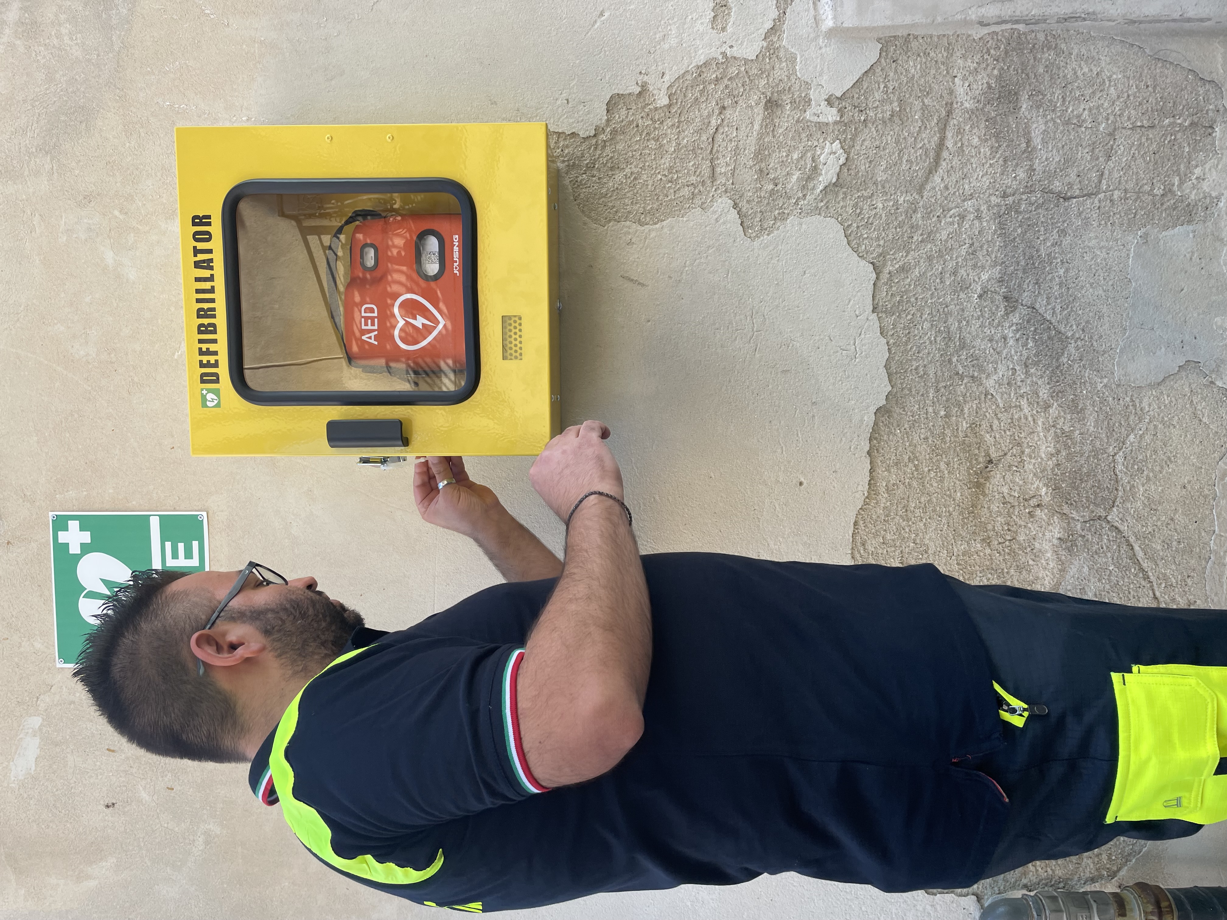 Collocato un defibrillatore a Piazza della Vittoria